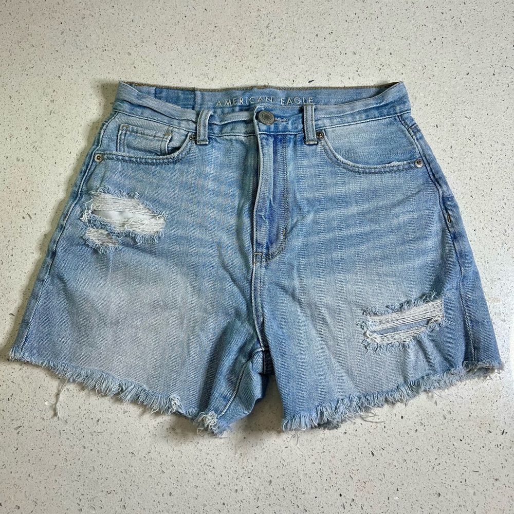 American Eagle Women’s Mom Short. Size 0.